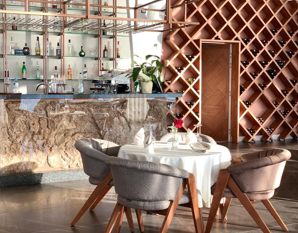Hotel Nimfa Kanine Екстериор снимка