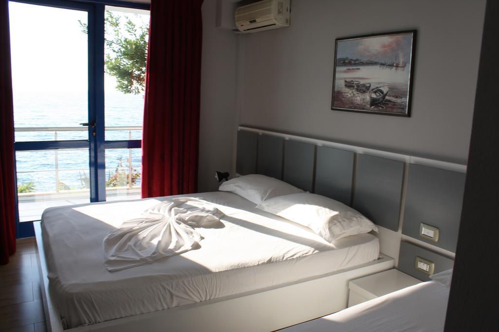 Hotel Nimfa Kanine Екстериор снимка
