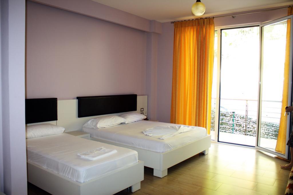 Hotel Nimfa Kanine Екстериор снимка