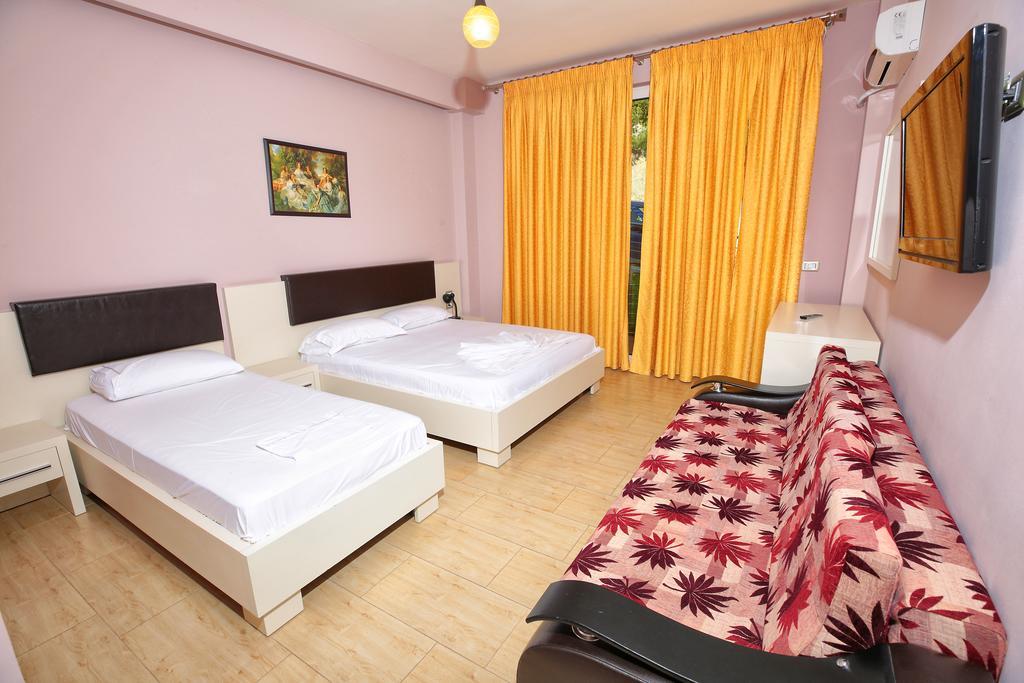 Hotel Nimfa Kanine Екстериор снимка
