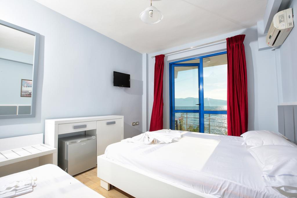 Hotel Nimfa Kanine Екстериор снимка