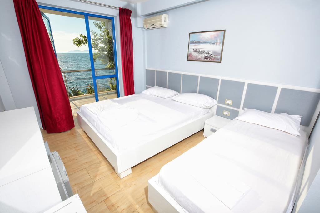Hotel Nimfa Vlorë Екстериор снимка